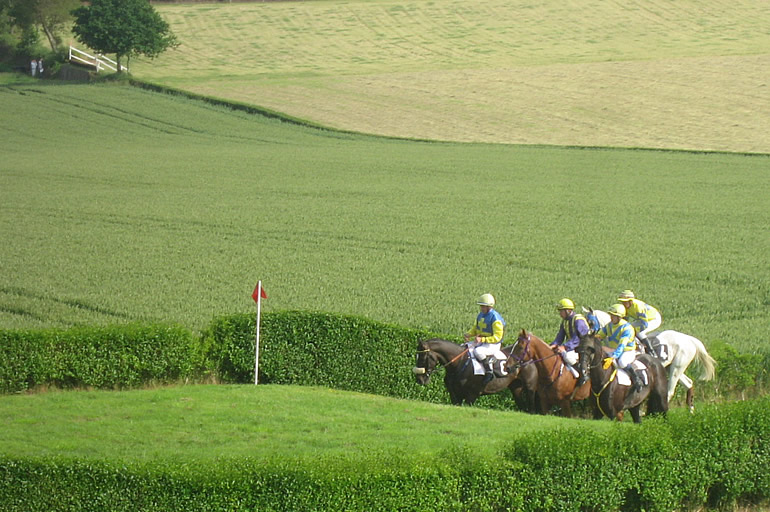 Corlay-BanquetteCross.jpg